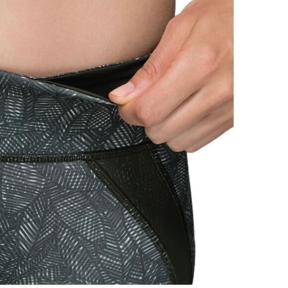 Lululemon Cool To Street Crop Jazzy White Gator Green Sage Green Legging‎ Size 4 - Picture 7 of 15